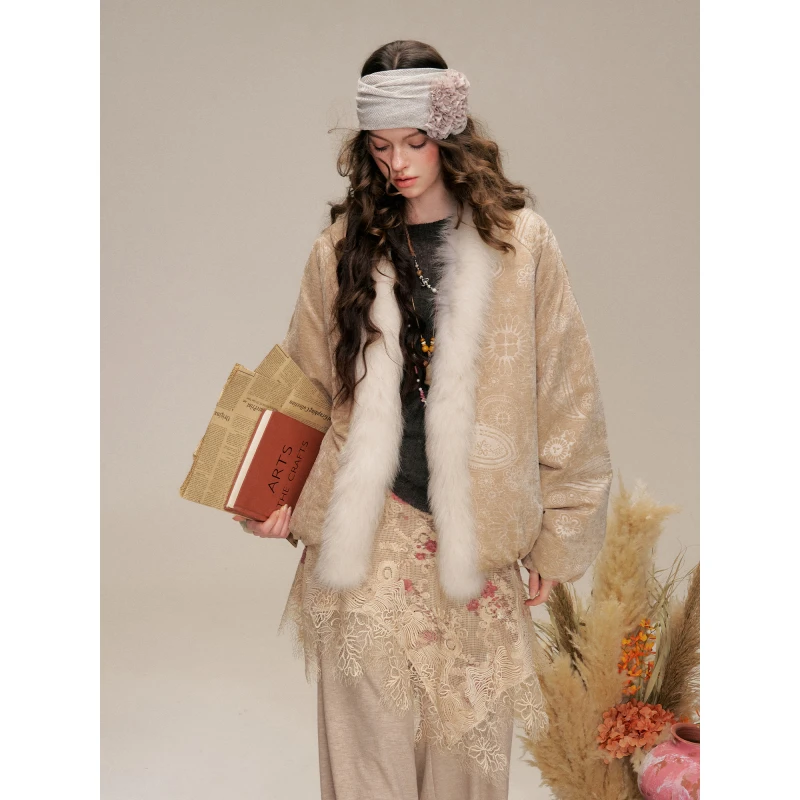 闹街2025冬季新款复古设计感毛绒坎肩女式加厚保暖披肩外套