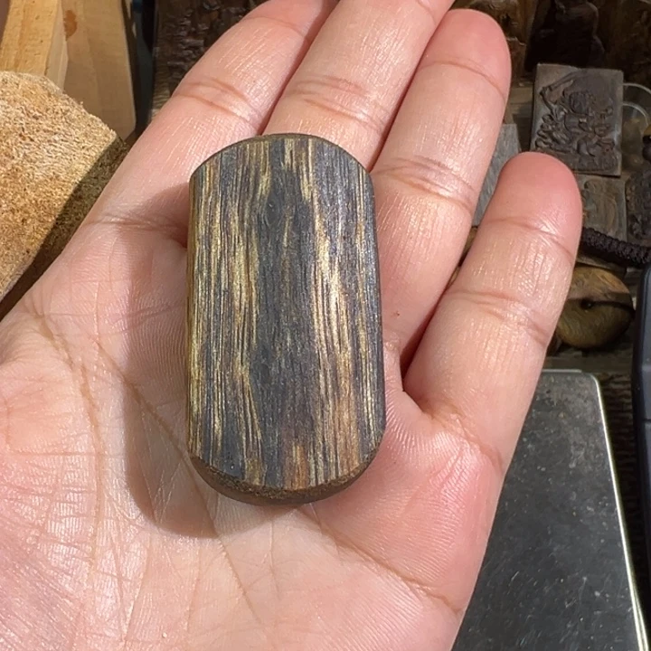 沉香沉香碎屑绿棋楠沉香牌9.4克