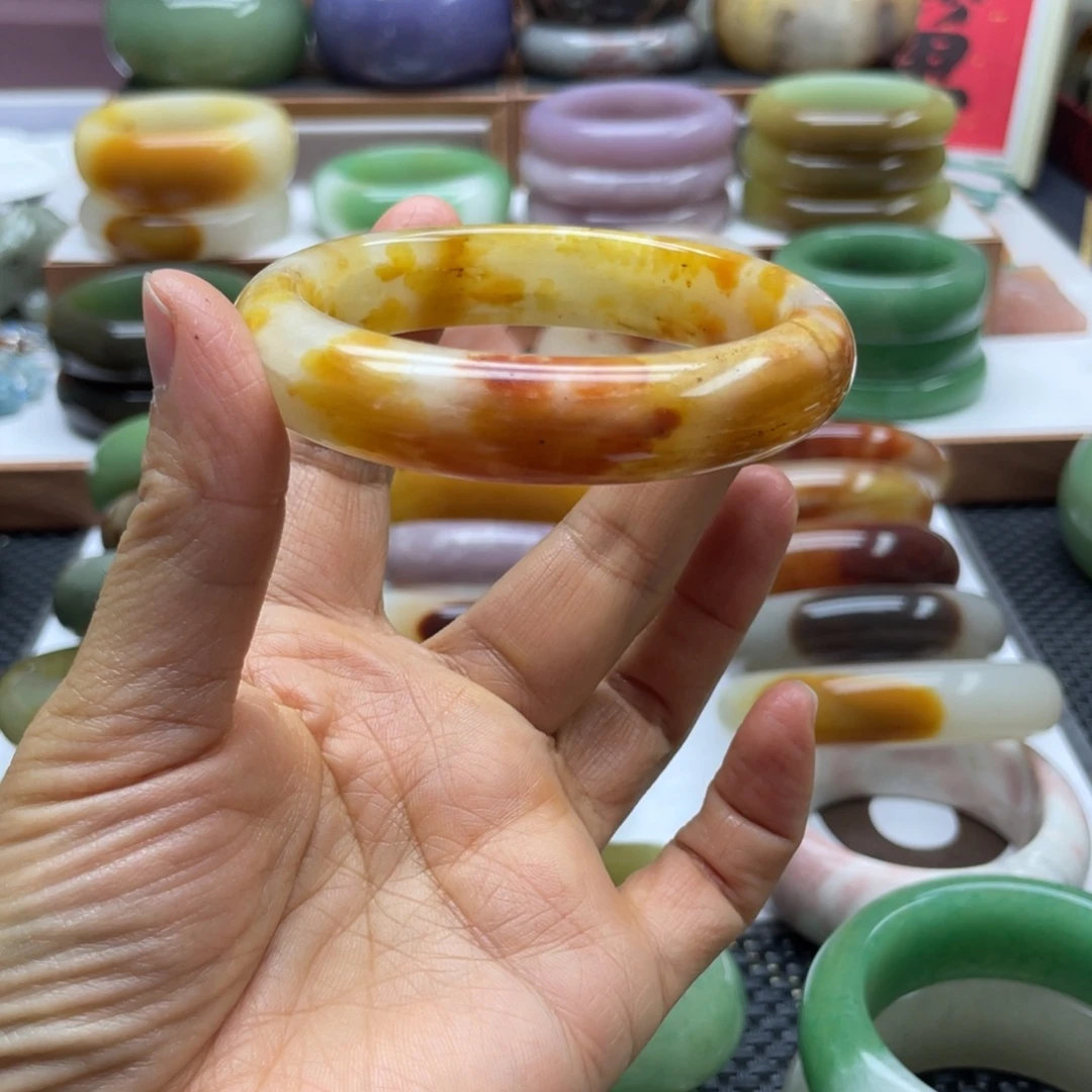 因***啊石英岩玉未镶嵌手镯