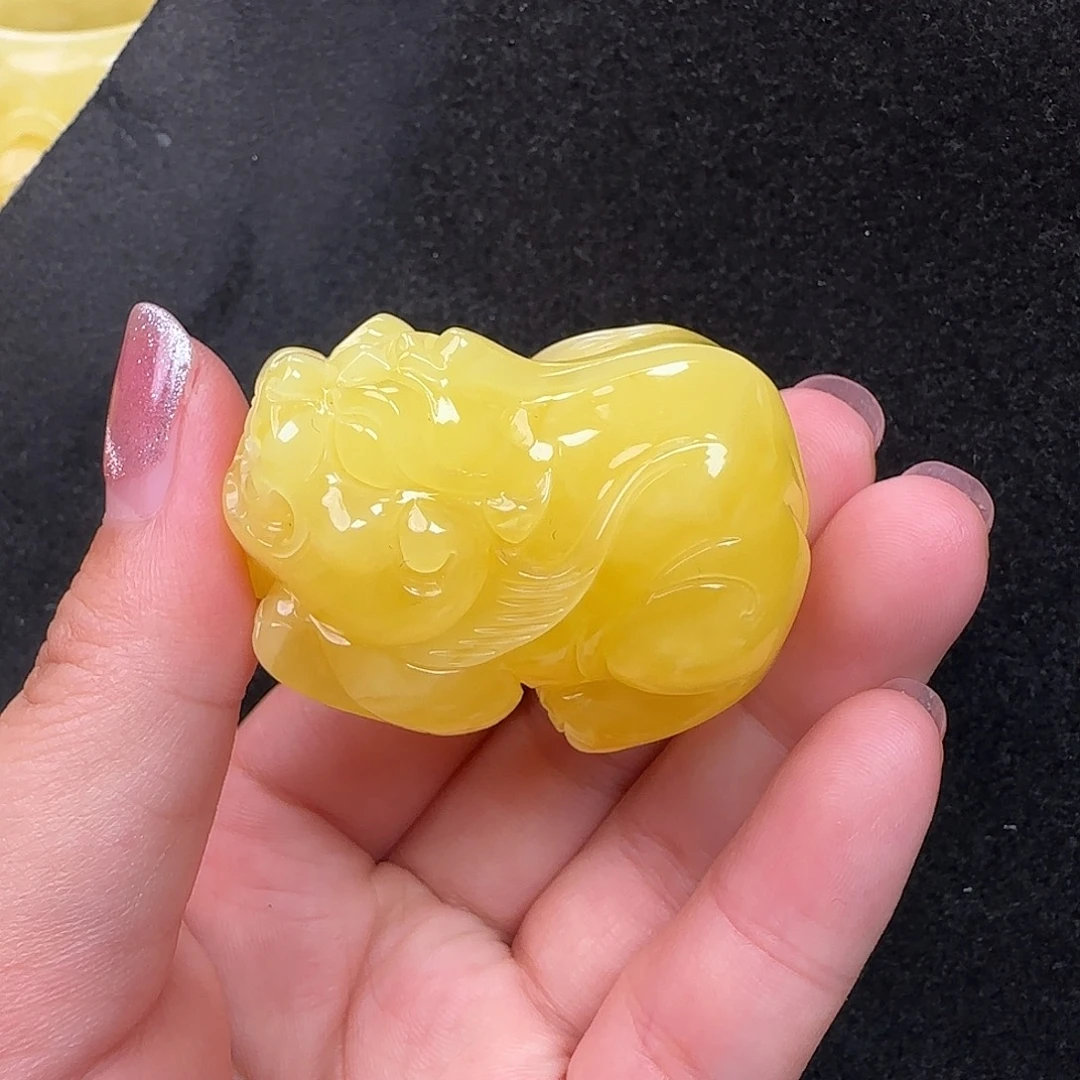 蜜蜡未镶嵌珠宝奇石