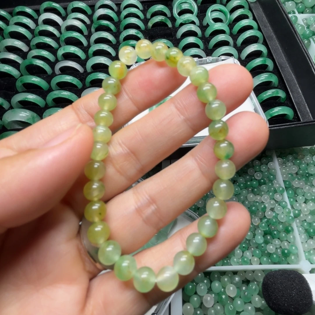 纯***色石英质玉（非洲翠）未镶嵌卡6手串