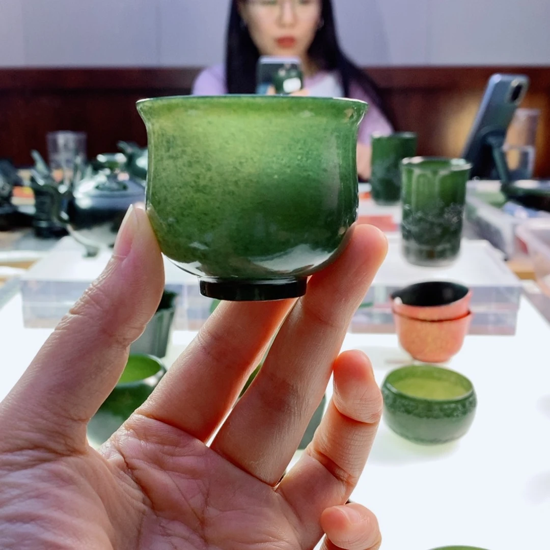 未镶嵌和田玉（青玉）摆件