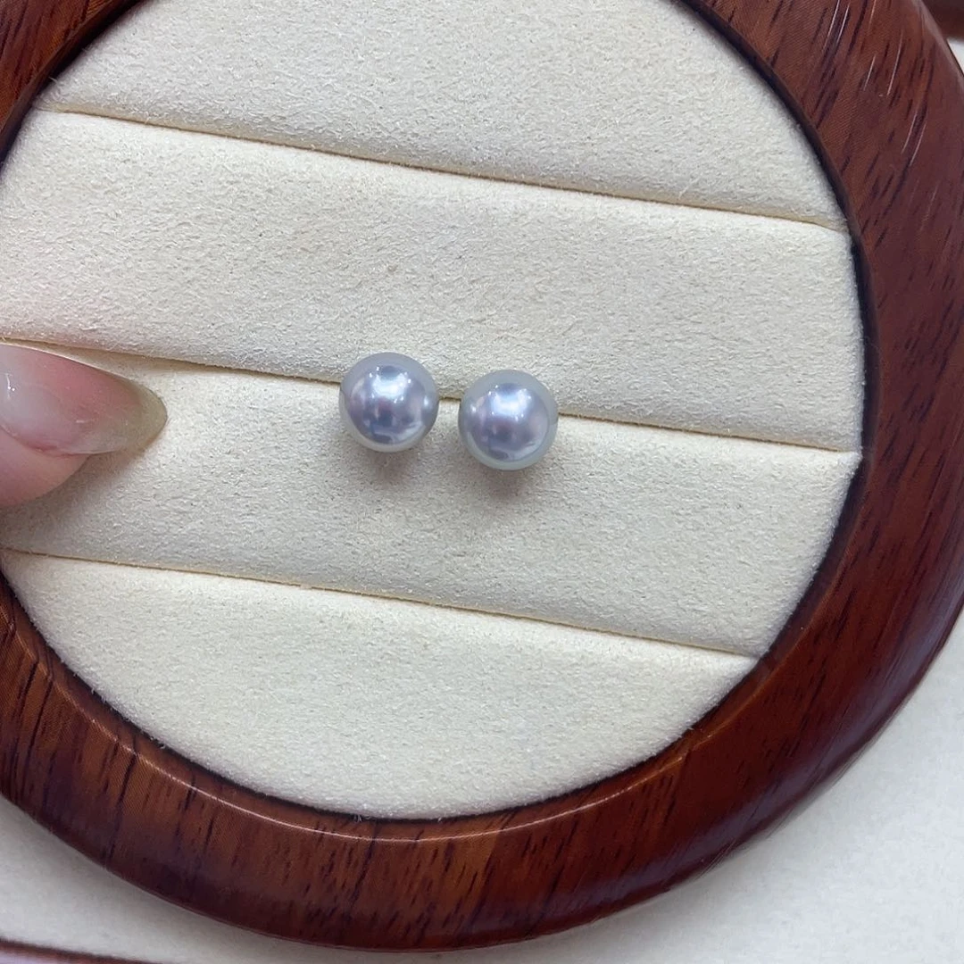 18K金镶嵌海水珍珠耳饰