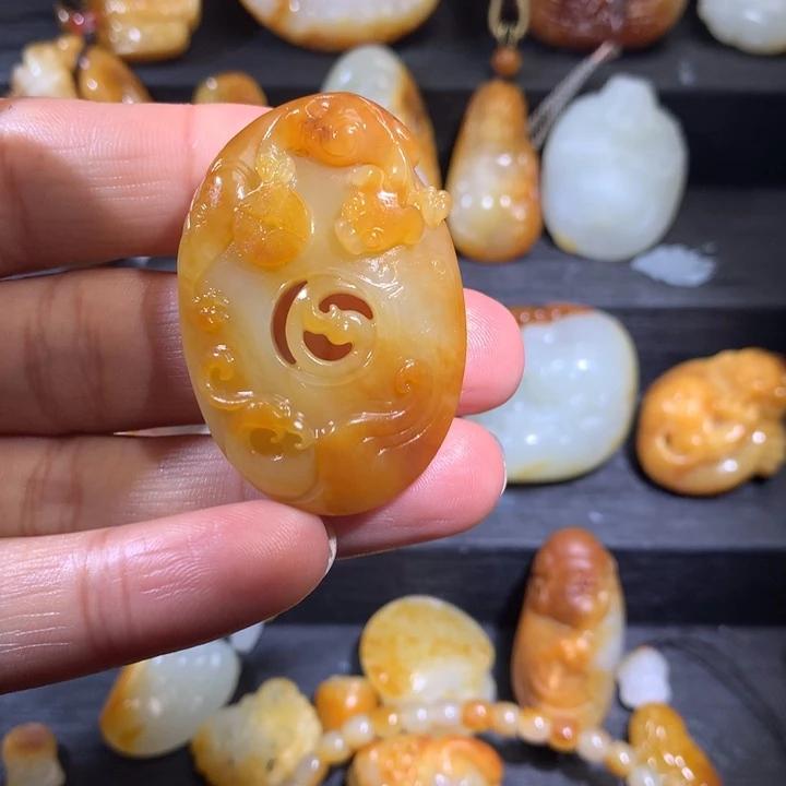 和田玉颈饰未镶嵌