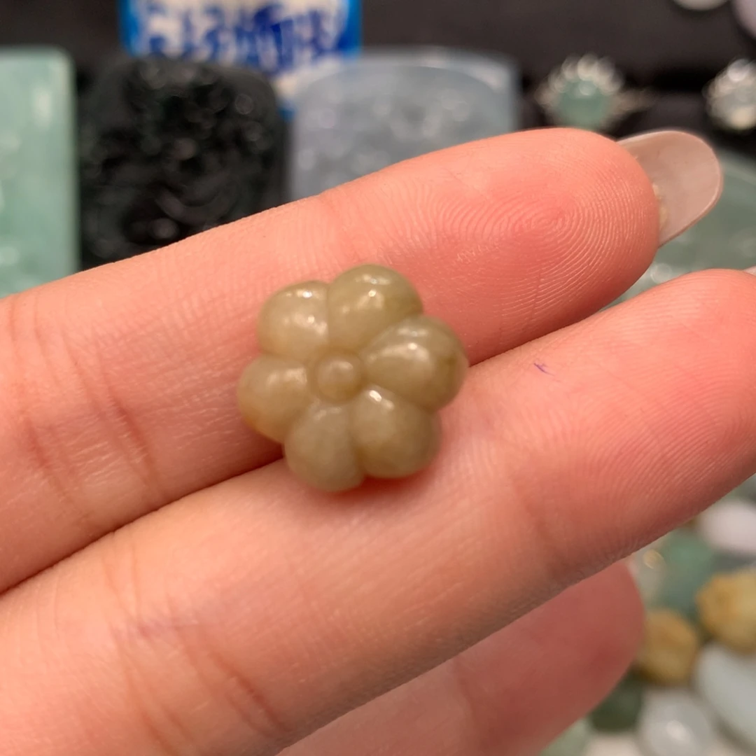 翡翠未镶嵌颈饰黄翡花花