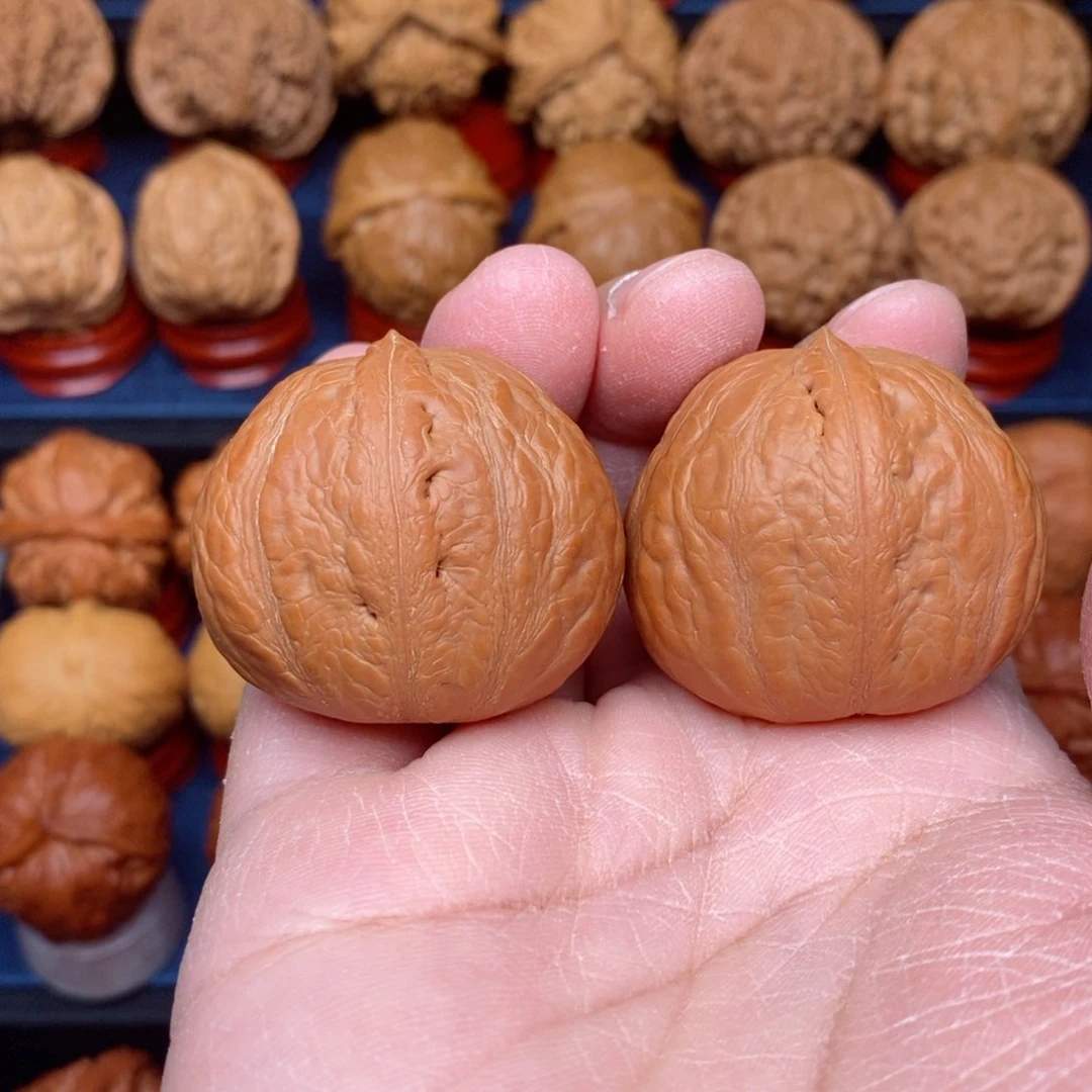 把件文玩核桃手捻龙胆元宝