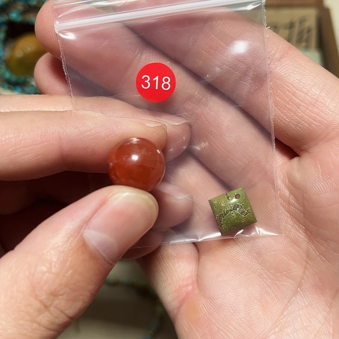 南红玛瑙未镶嵌珠宝奇石