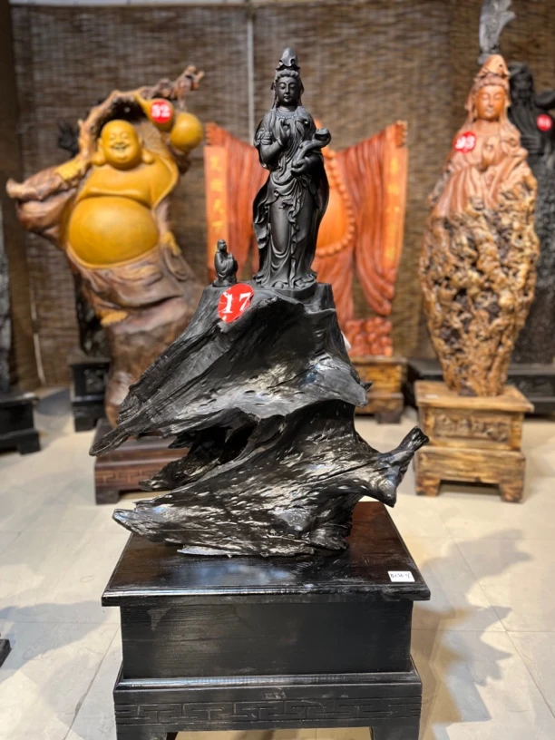 南海观音意境款落地摆件乌木材质