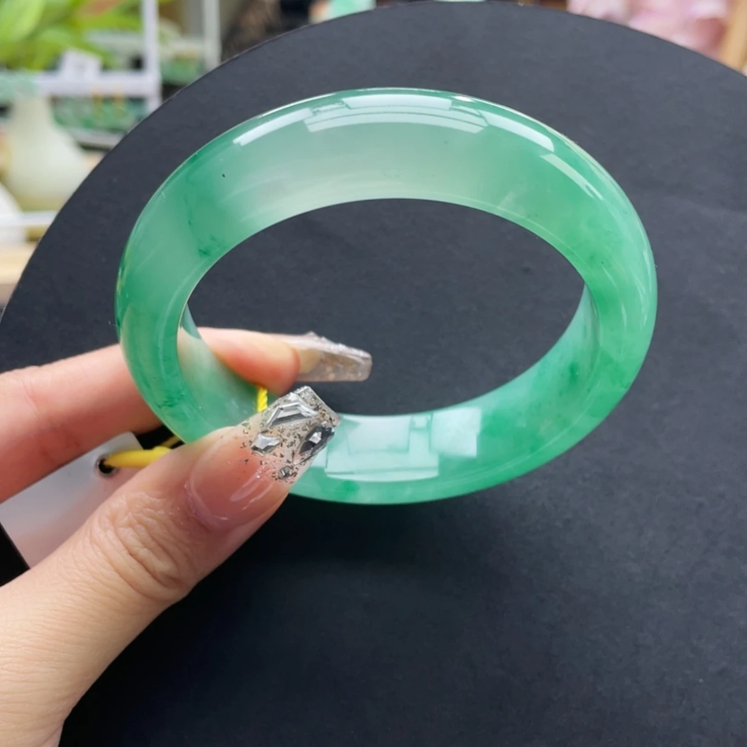 石英质玉未镶嵌手镯60