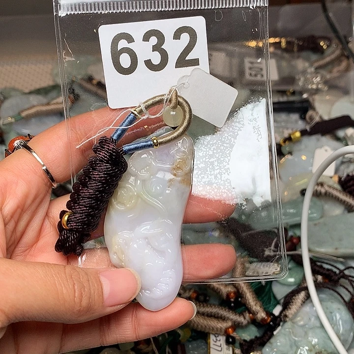 翡翠颈饰未镶嵌小****9翡翠
