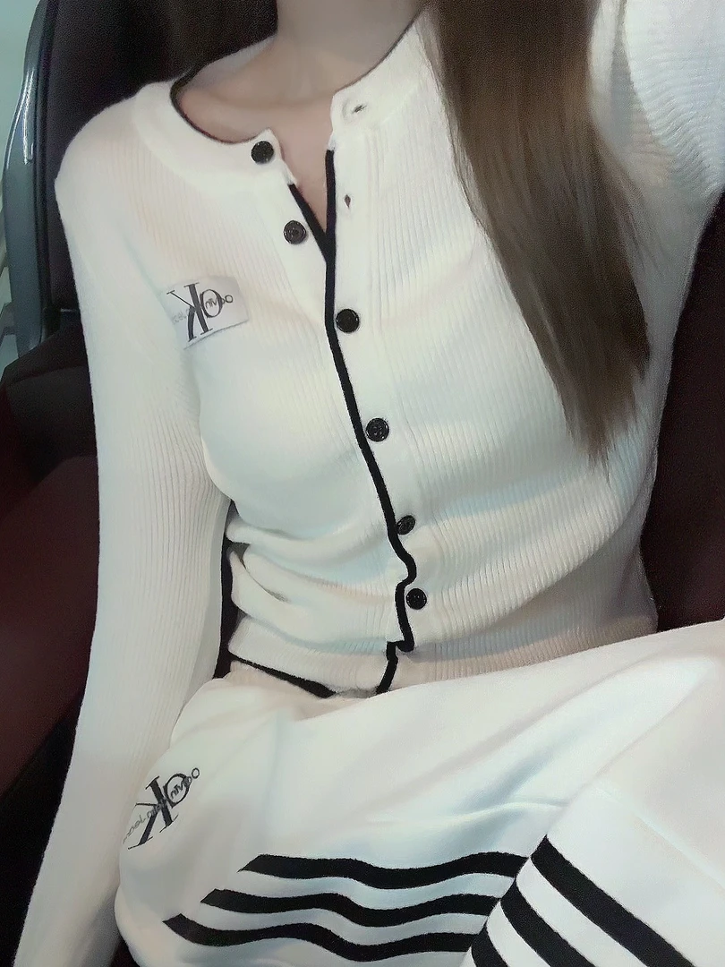 韩系撞色贴布修身显瘦螺纹针织打底开衫