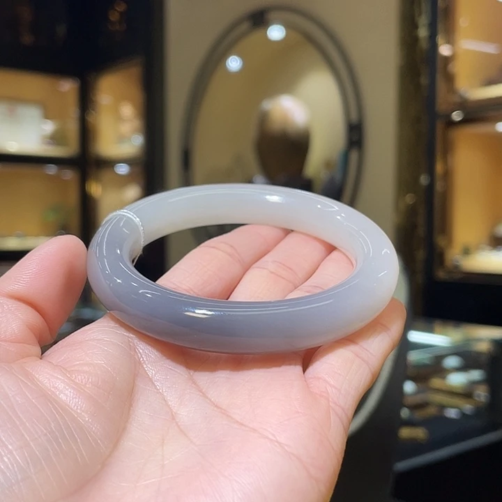 未镶嵌手镯（圆镯）和田玉57#67.95g