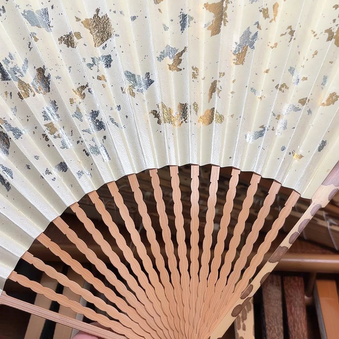 扇子白洒龙鳞梅妃