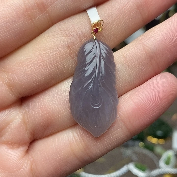 和田玉18K金镶嵌颈饰