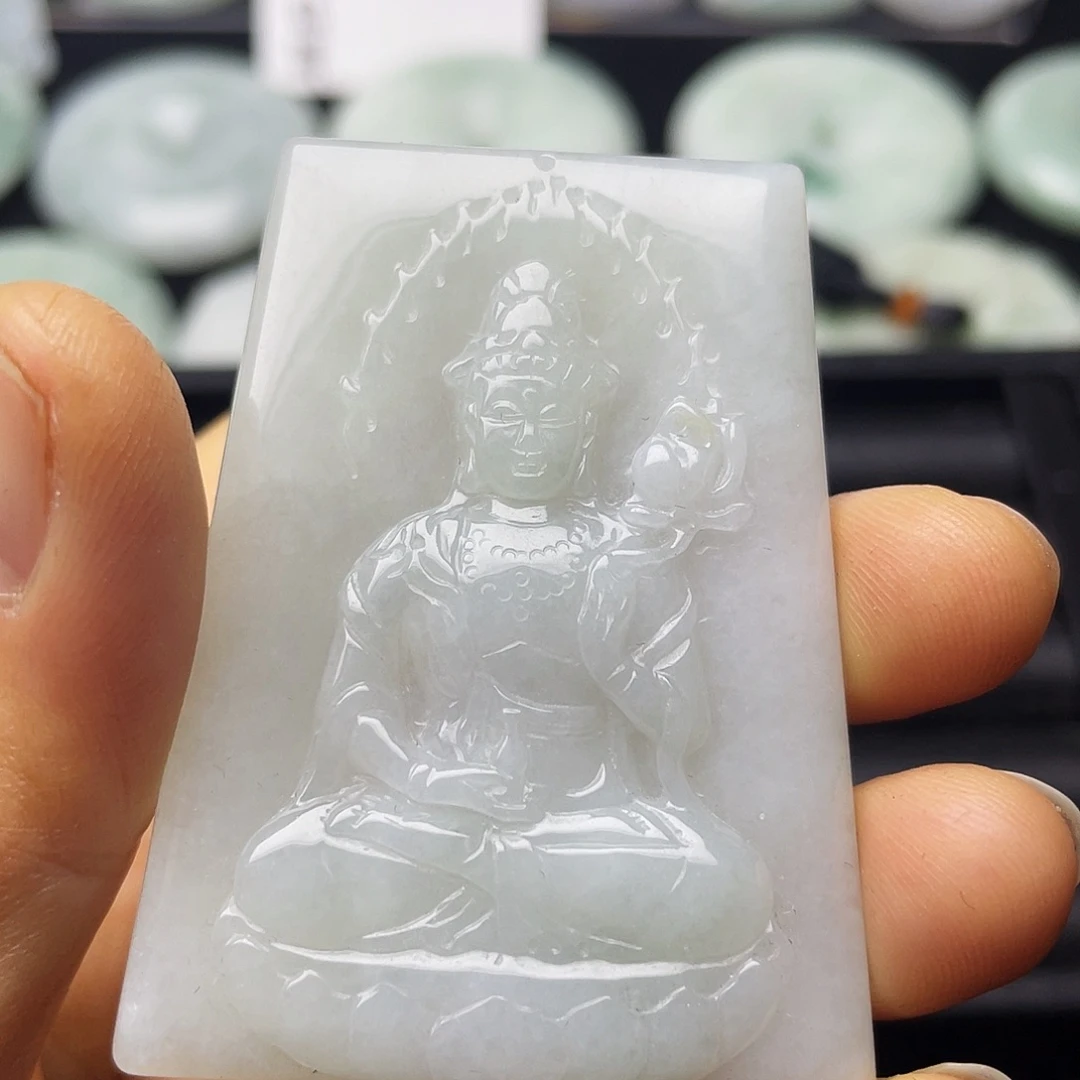 翡翠未镶嵌颈饰观音