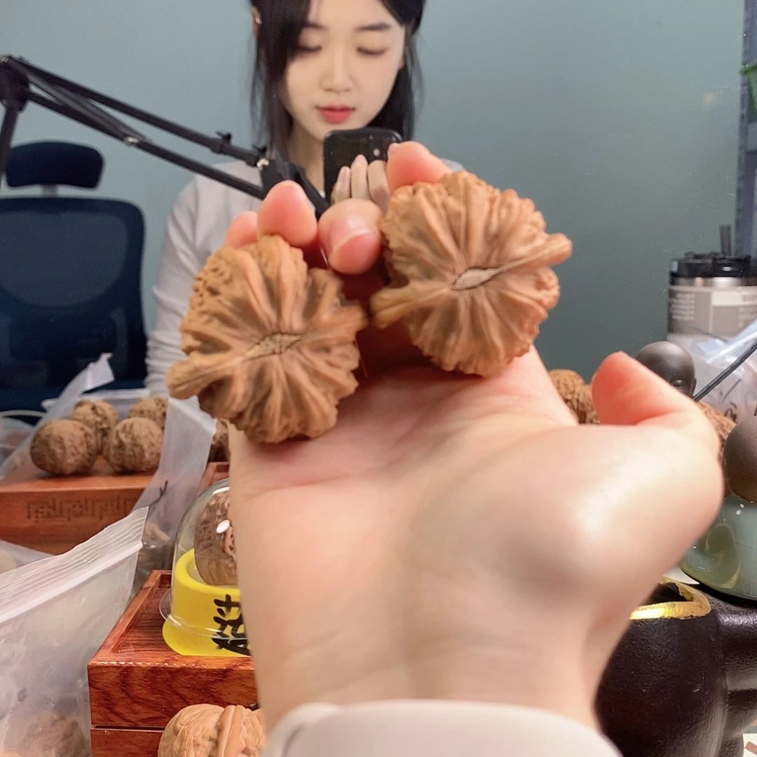 吊坠文玩核桃@****3白狮子