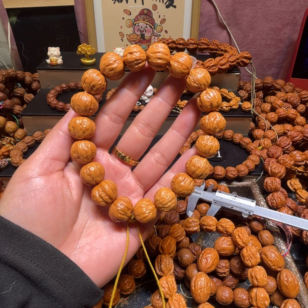 王****手串文玩核桃精品