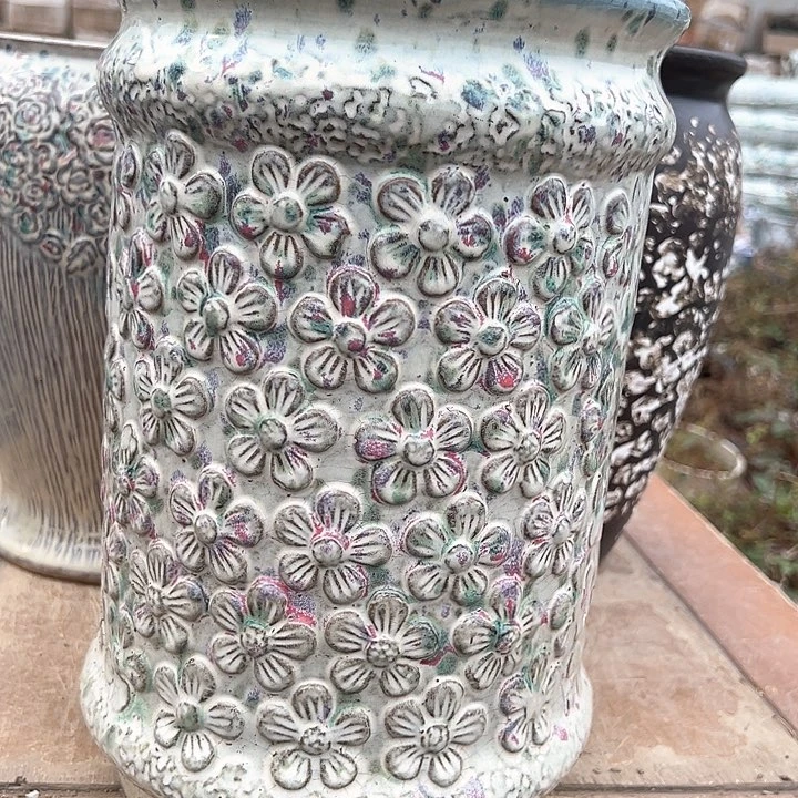 紫砂花盆口20高31。。。。。。。。。。。。。。。