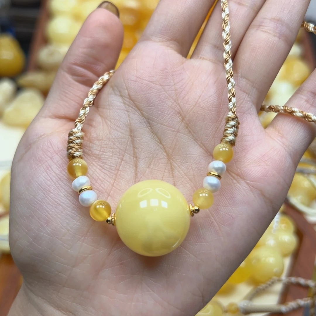 未镶嵌颈饰琥珀蜜蜡