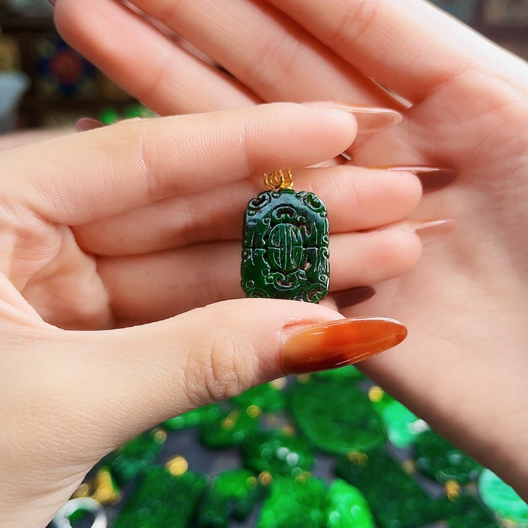 颈饰银S925镶嵌翡翠多样性