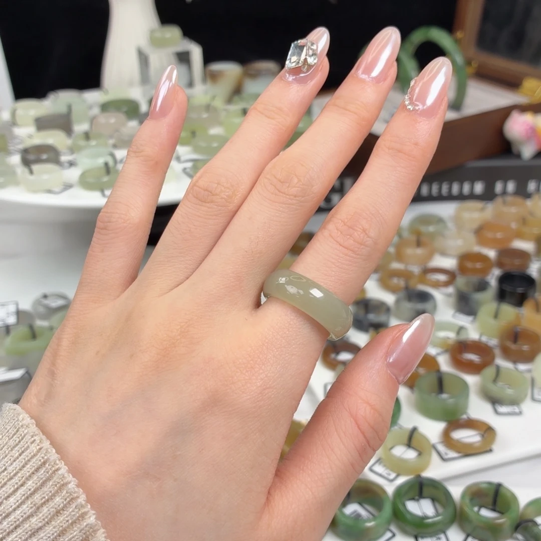 和田玉（糖玉）未镶嵌戒指z82晴水泥鳅背17.0