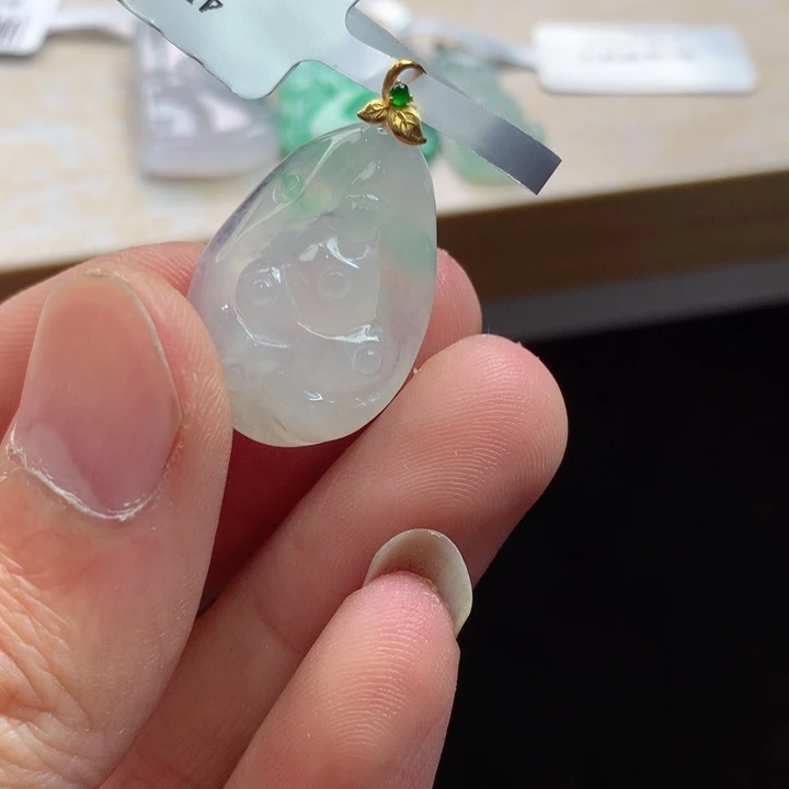 翡翠未镶嵌颈饰吊坠