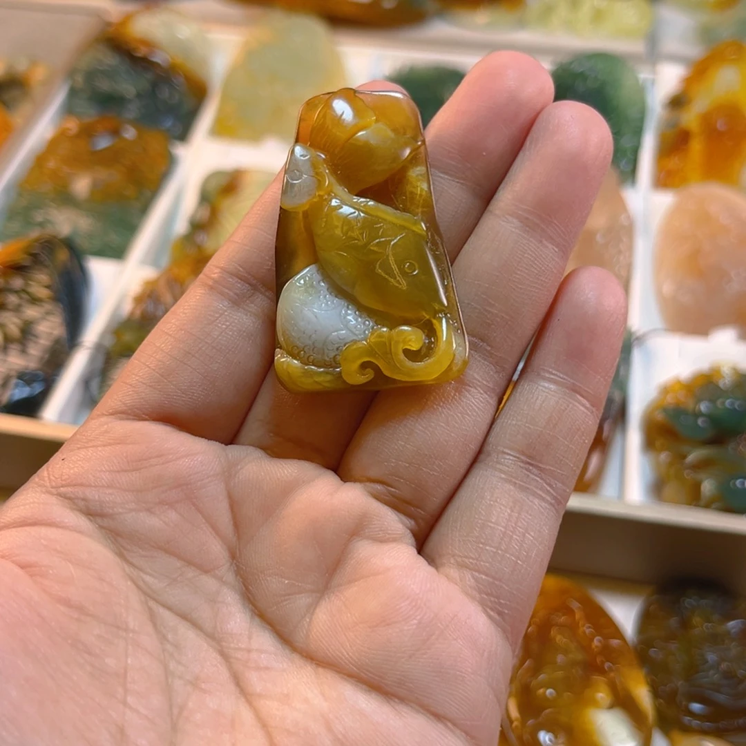 未镶嵌蛇纹石玉颈饰