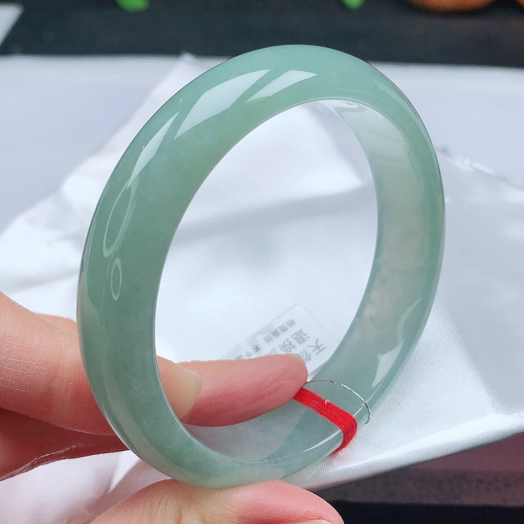 翡翠手镯未镶嵌59圈