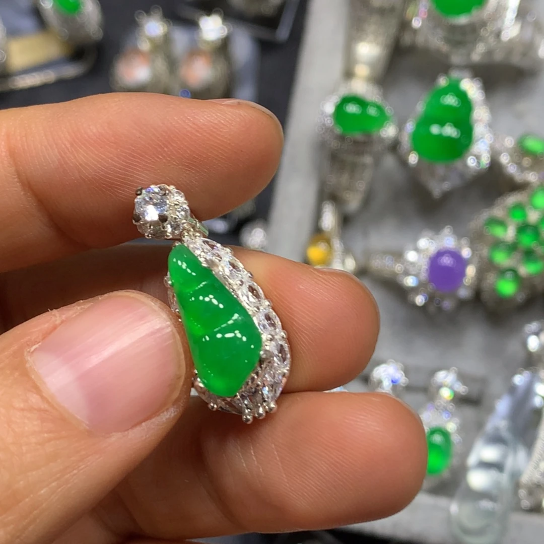 定制翡翠未镶嵌时尚买断不退