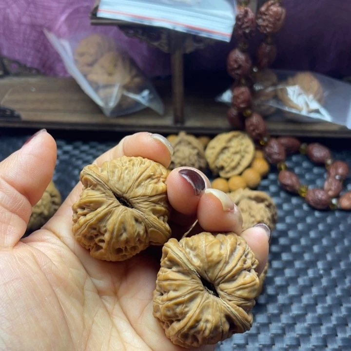 h***n文玩核桃吊坠元宝41微瑕疵