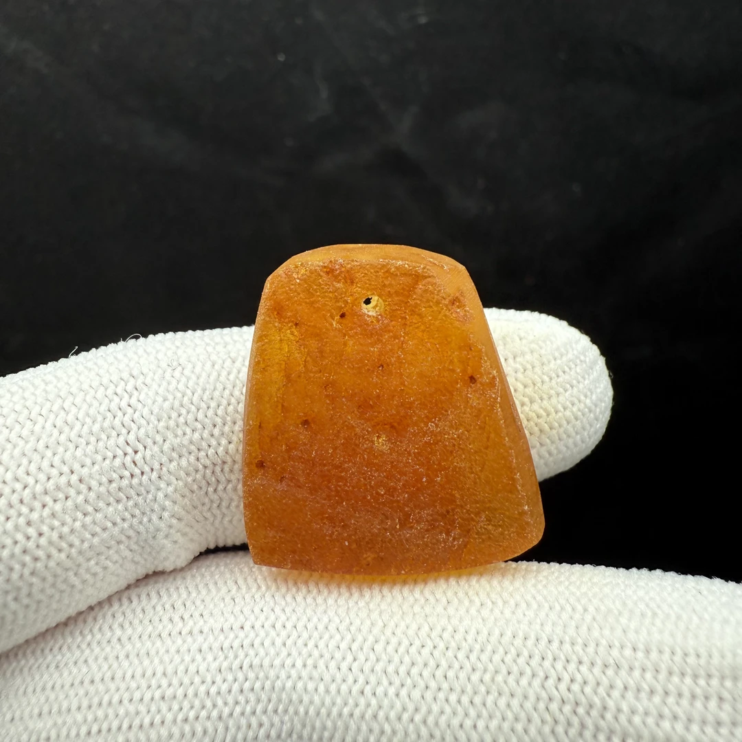 B5436天然原矿蜜蜡微瑕特价原皮吊坠21.9*24.6mm支持复检