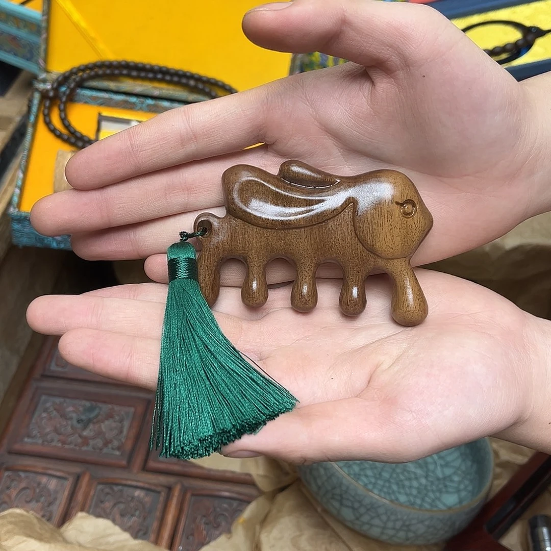 大叶紫檀（黑酸枝木类）