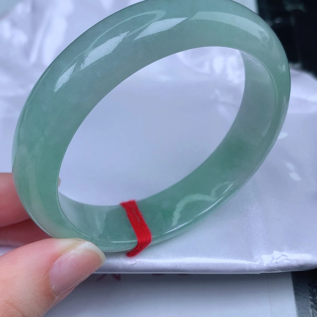 翡翠手镯未镶嵌天然