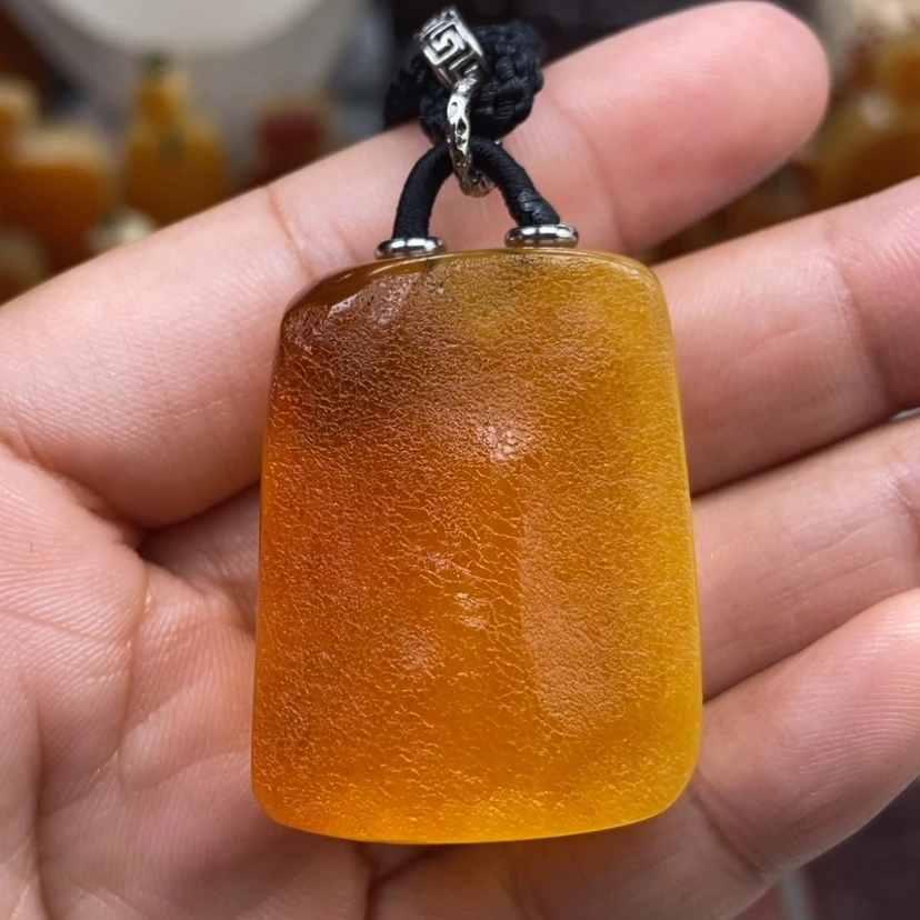 【闪购商品】琥珀颈饰未镶嵌