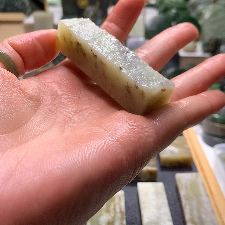 和田玉未镶嵌珠宝半成品