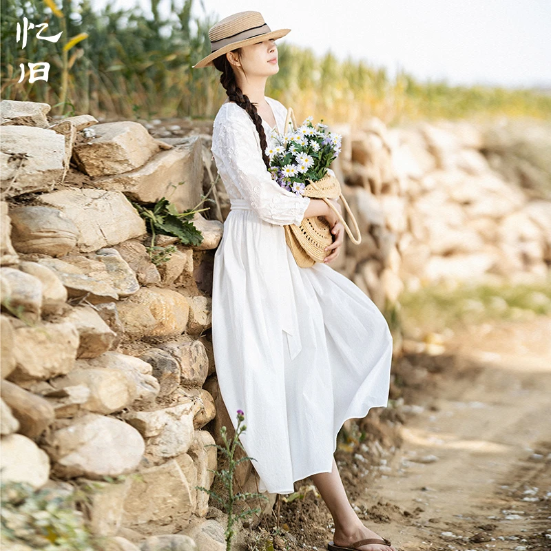 现货2001【那一朵云】纯棉白色连衣裙女春新款立体浮绣花V领长裙子