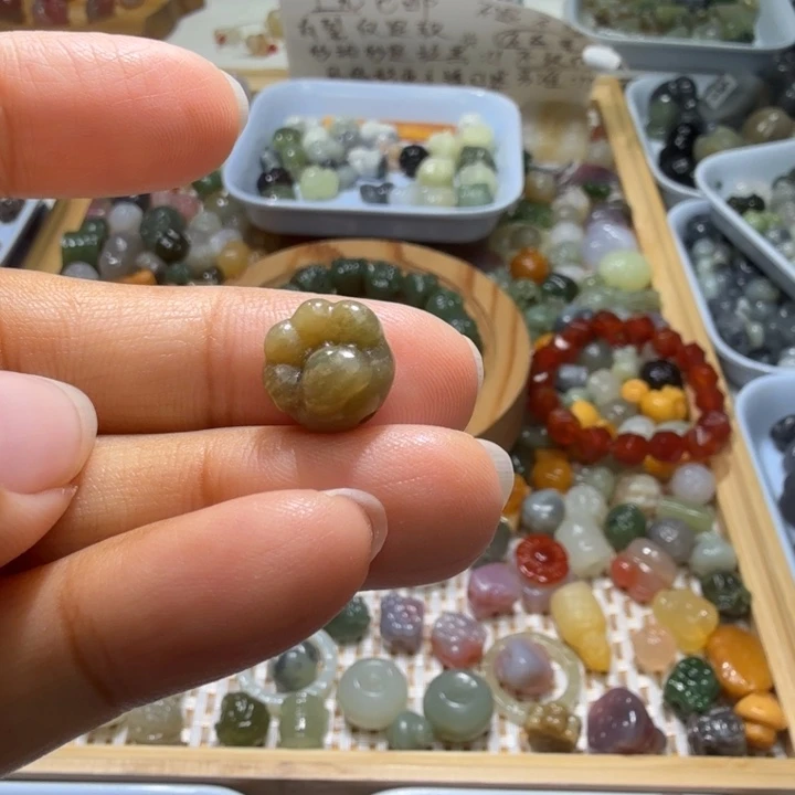 和田玉未镶嵌珠宝半成品