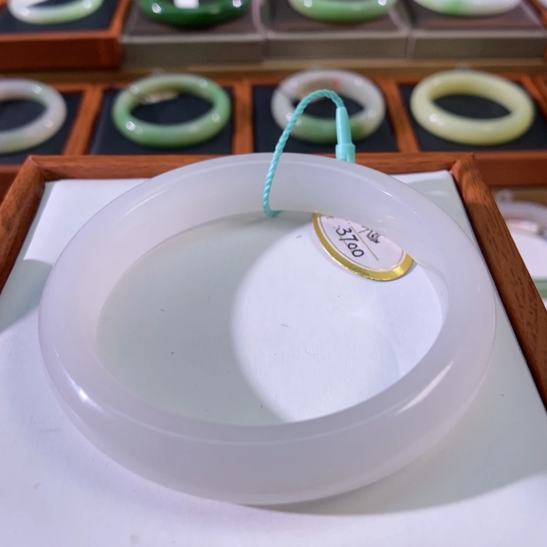 【闪购商品】未镶嵌手镯和田玉（白玉）