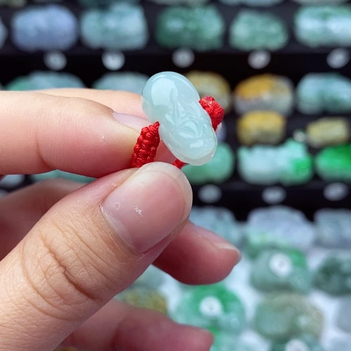 翡翠颈饰未镶嵌天然