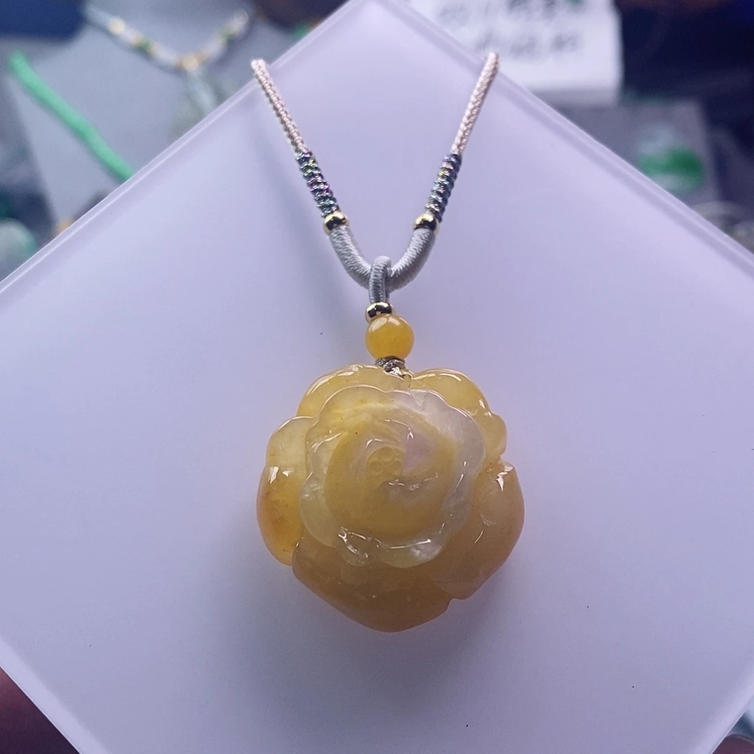 翡翠未镶嵌吊坠(赠链)