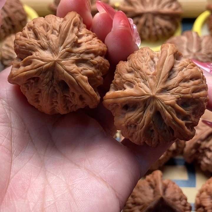 文玩核桃把件铁锤妹妹三棱正奔 40