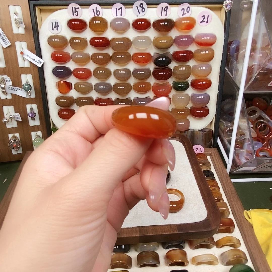 万***万玛瑙/玉髓未镶嵌戒指