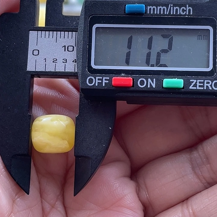 糖***果未镶嵌蜜蜡裸石31号