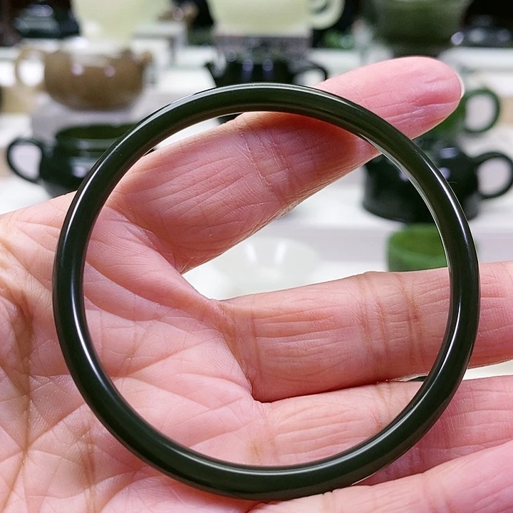 未镶嵌和田玉挂件青玉美人条59.6