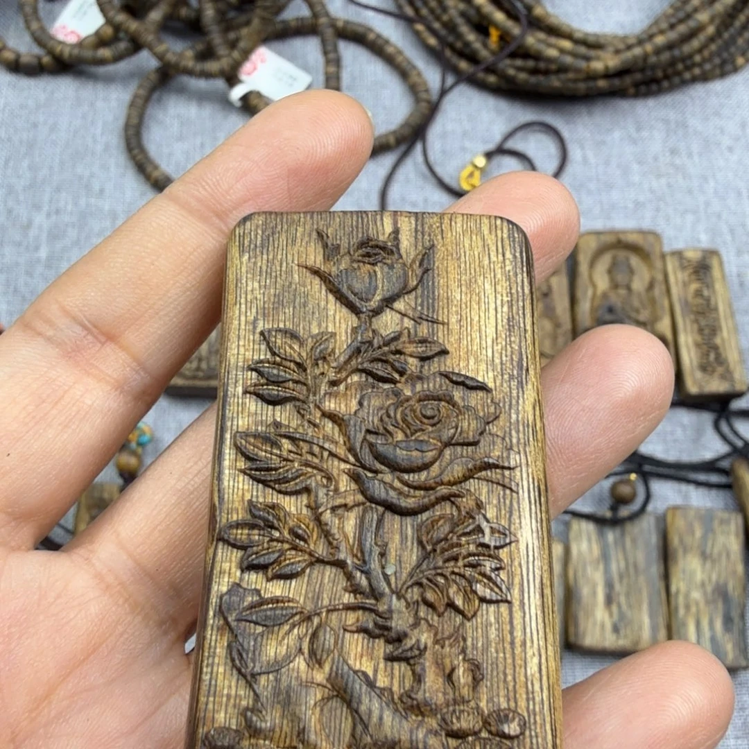 沉香香囊沉香牡丹花