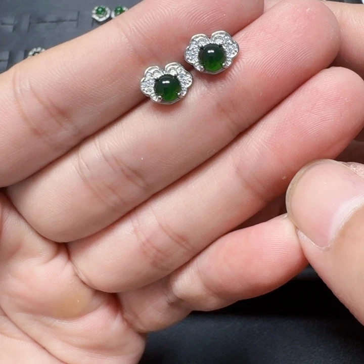 翡翠未镶嵌颈饰天然A货翡翠放漏