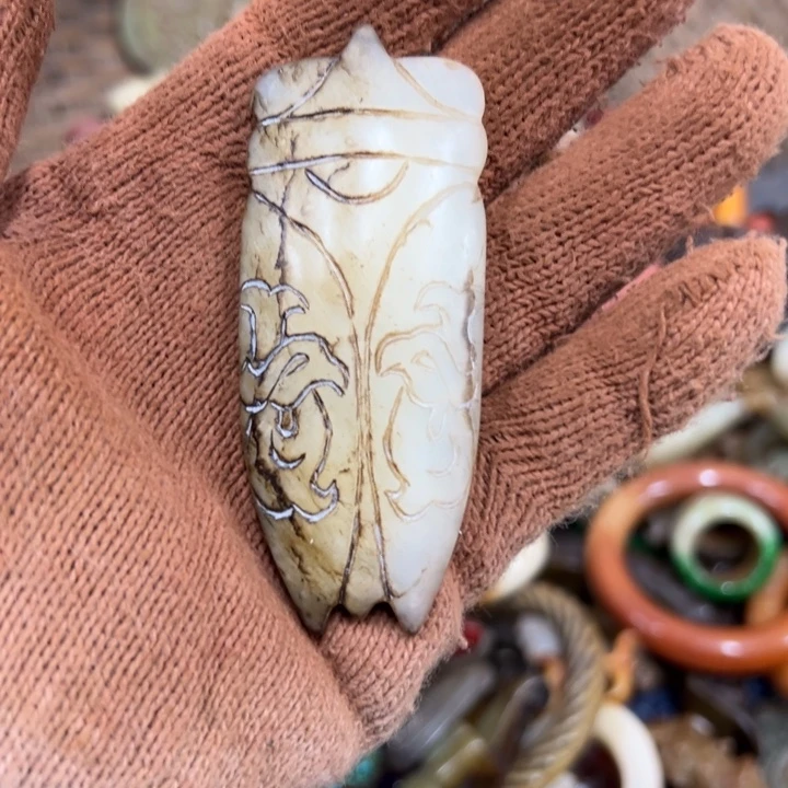 和田玉（青白玉）未镶嵌挂件