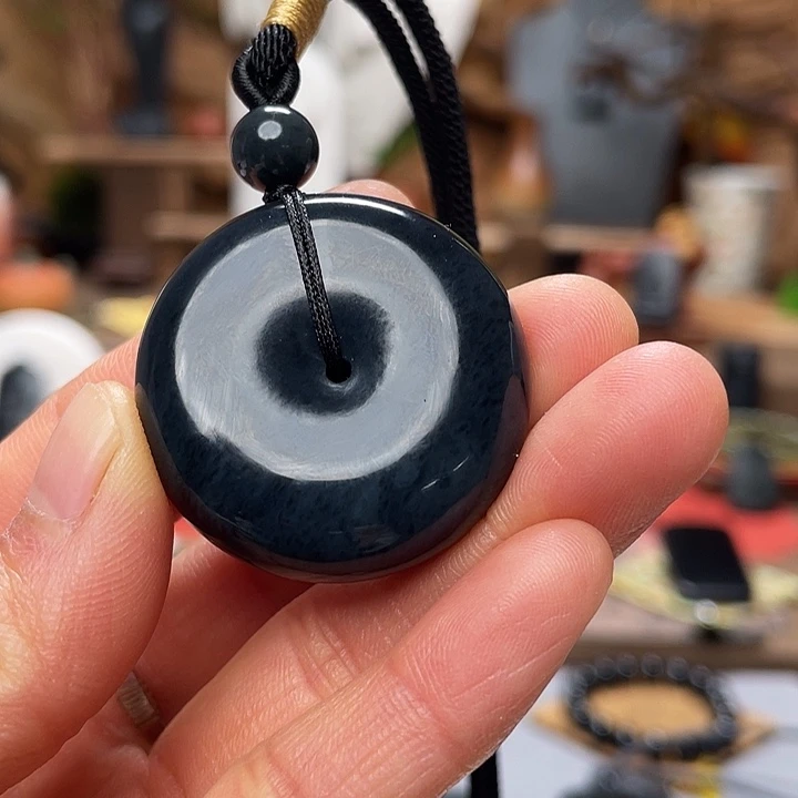 蝈***蝈和田玉（墨玉）未镶嵌吊坠(不含链)