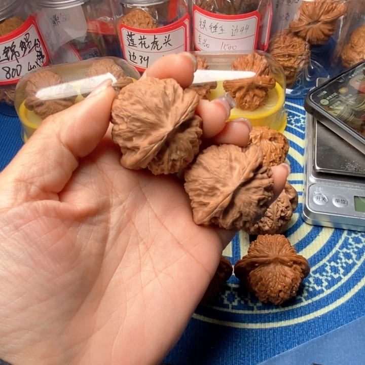 扶***灯桃核吊坠宫灯核桃