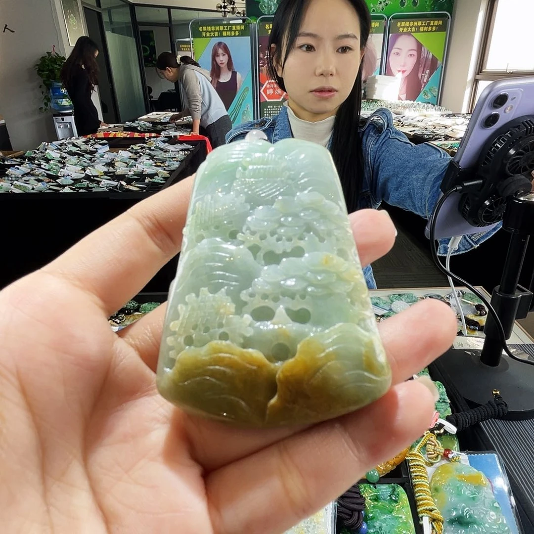 颈饰未镶嵌翡翠一